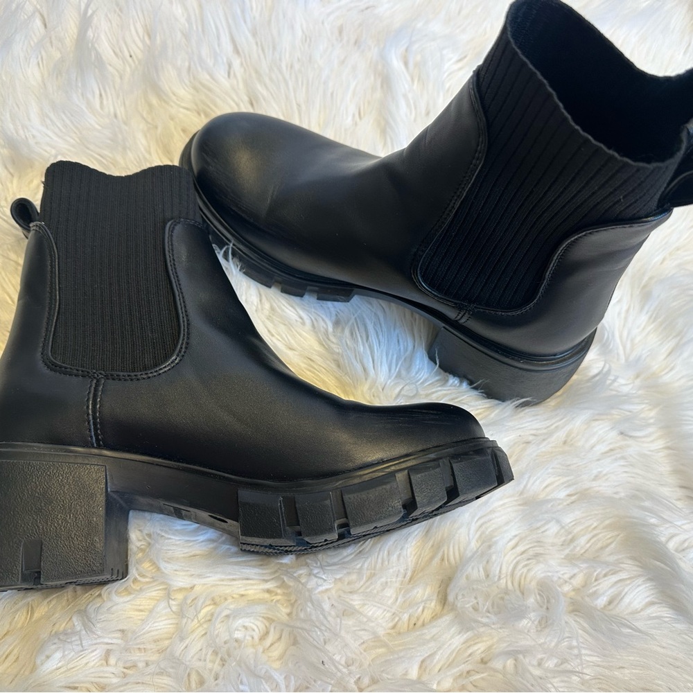 🖤 Steve Madden Black Lug Sole Sock Ankle Boots | Size 6.5